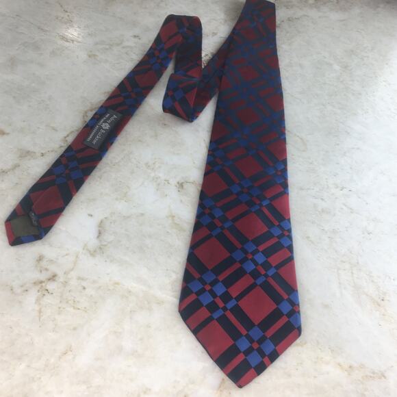 AUDREY BUCKNER HAND TAILORED ALL SILK NECKTIE - Picture 3 of 12